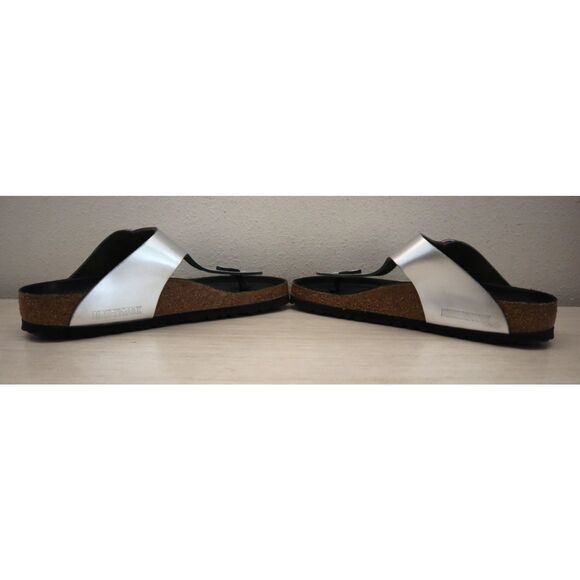 Birkenstock Women's EUR 37 US 6 Metallic Silver Leather Gizeh Big Buckle Sandals - Picture 9 of 15